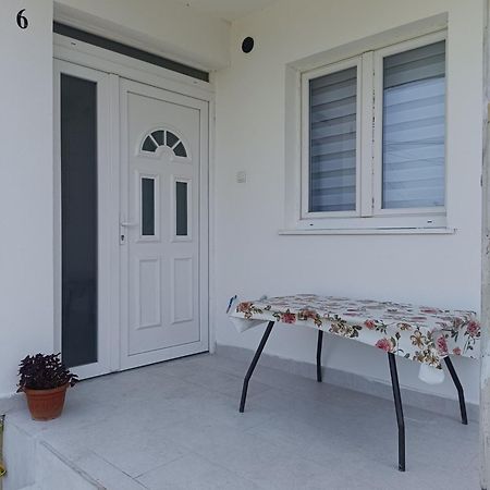 Matija Airport Apartment Mitrovici  Экстерьер фото