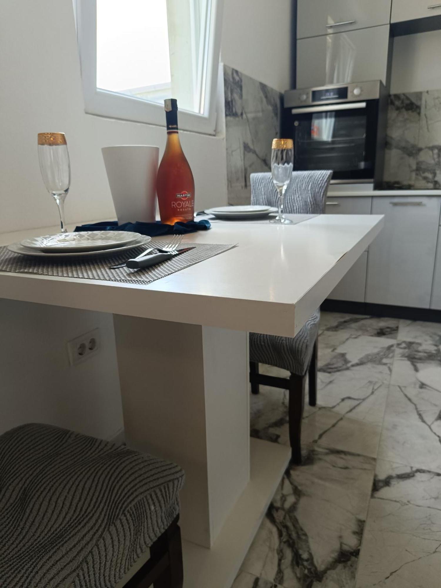 Matija Airport Apartment Mitrovici  Экстерьер фото