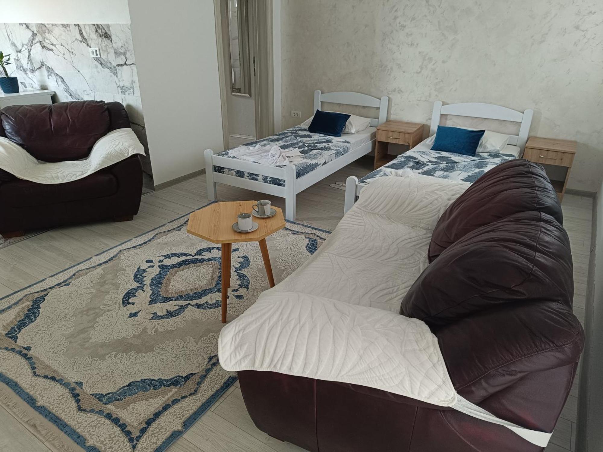 Matija Airport Apartment Mitrovici  Экстерьер фото